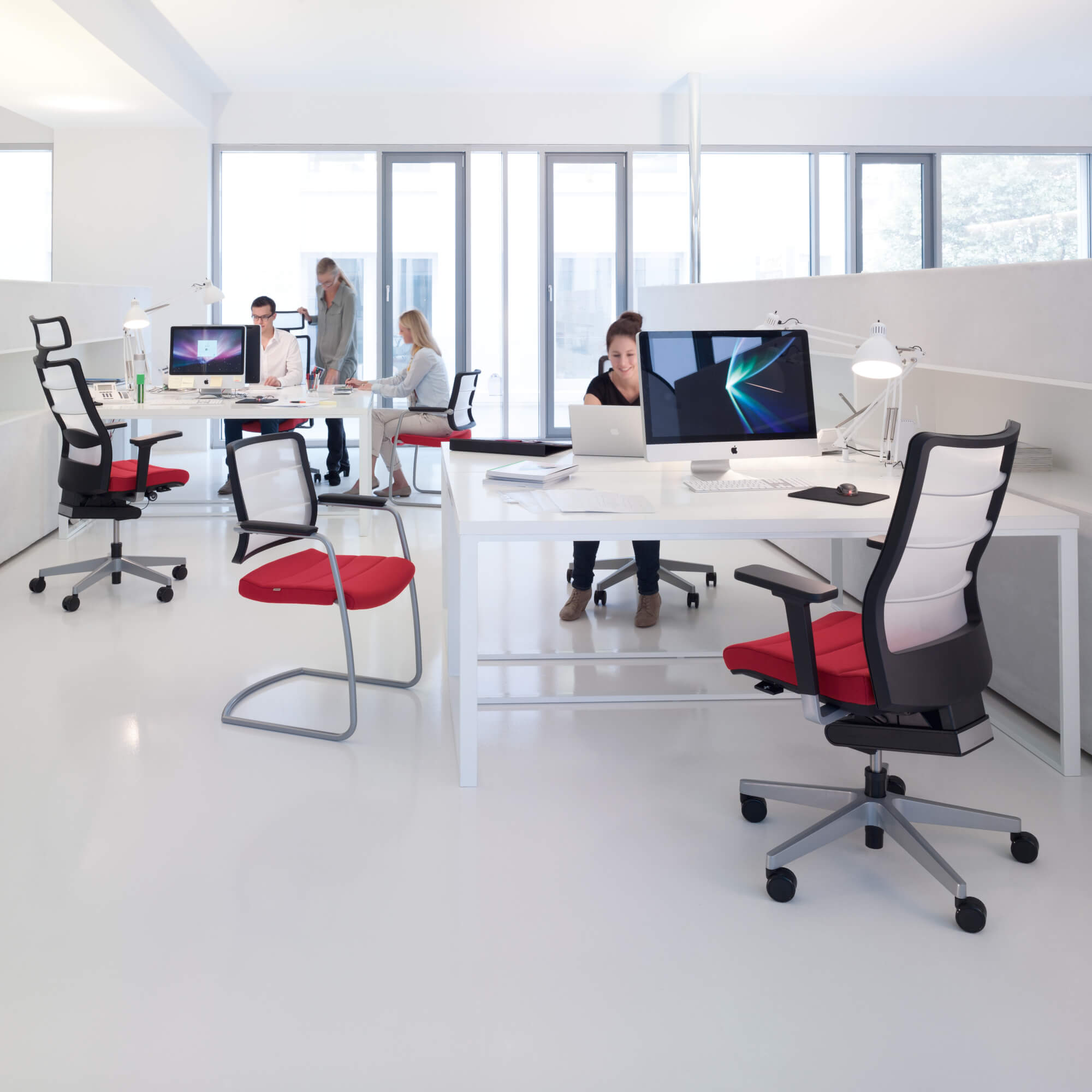 Interstuhl AirPad 3C42 Drehstuhl mit Body-Float Synchronmechanik