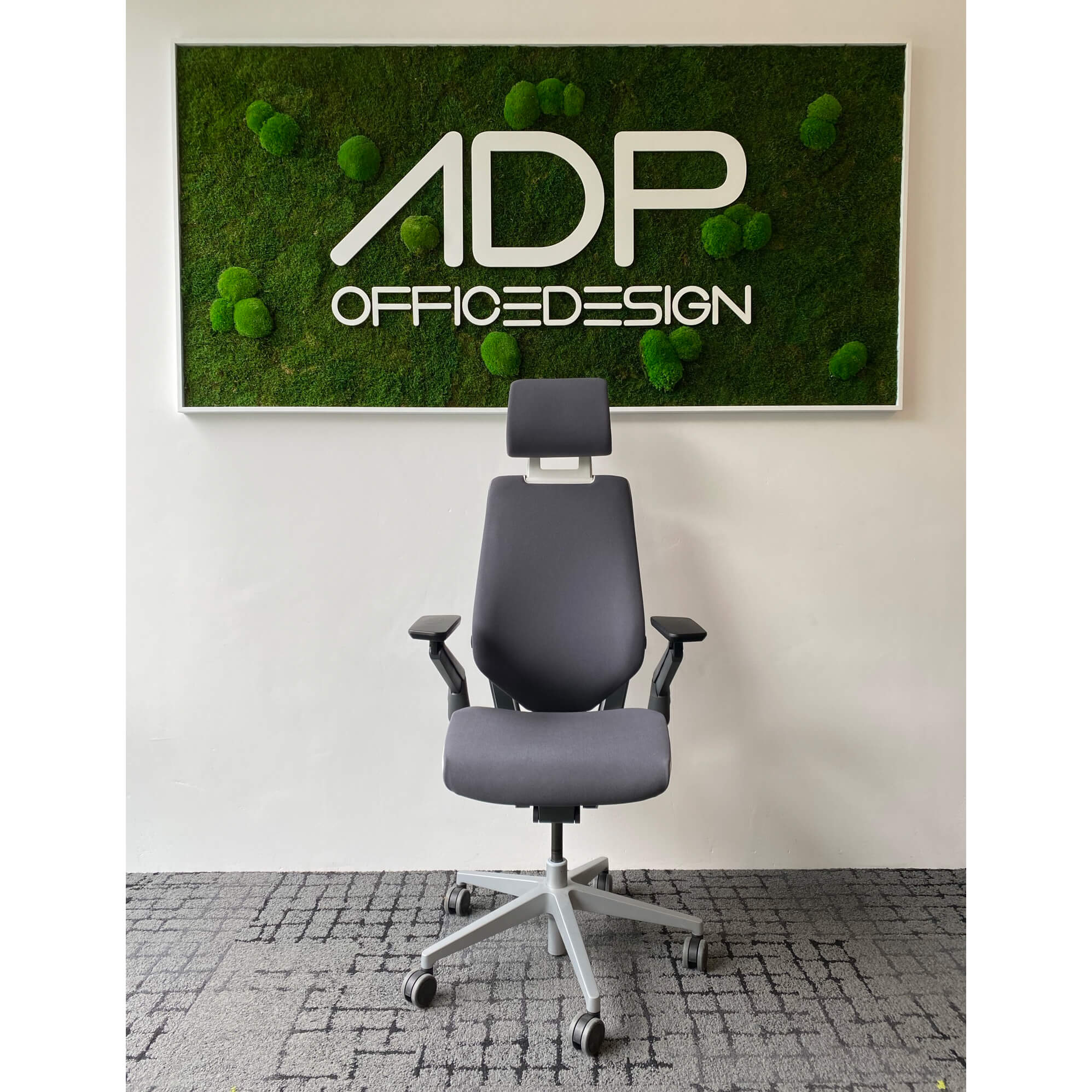 Steelcase Gesture Aktionsmodell mit Kopfstütze und Lordosenverstellung