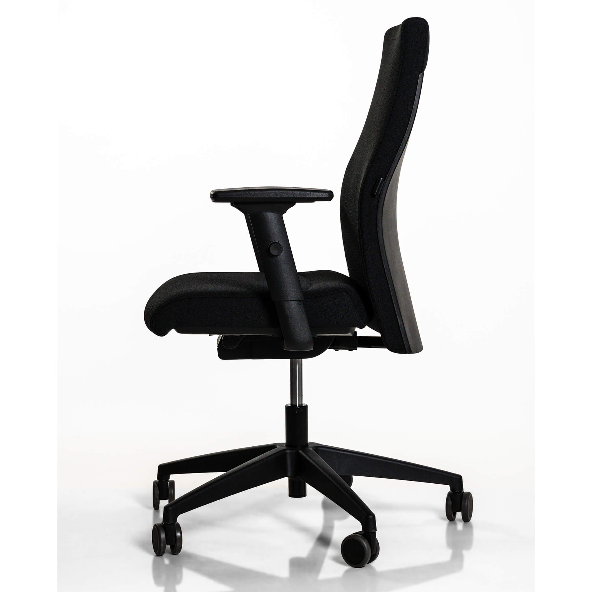 Interstuhl 139RS Bürostuhl, Black Edition mit Lordosenstütze und Sitzneigeverstellung