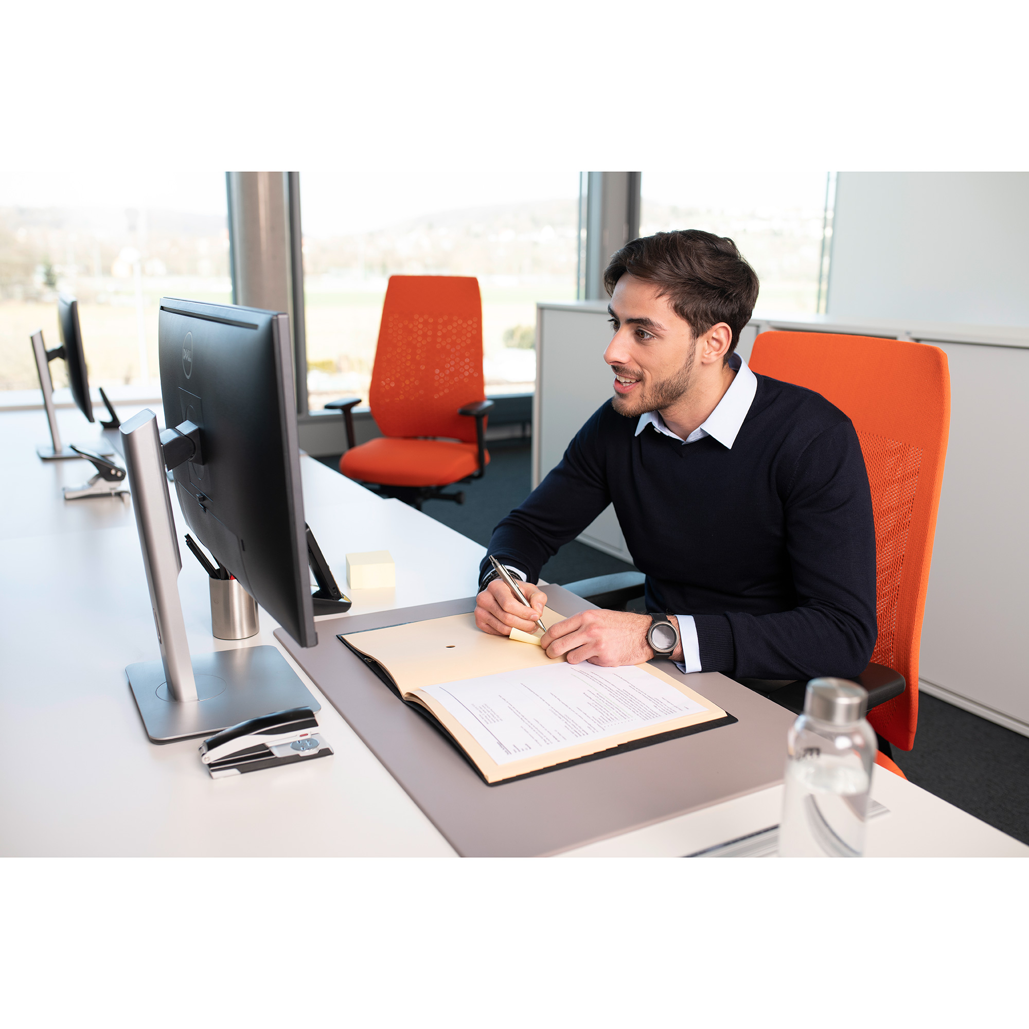 Interstuhl JOYCEis3 JC317 Bürostuhl mit FlexGrid- und Softback-Rückenlehne