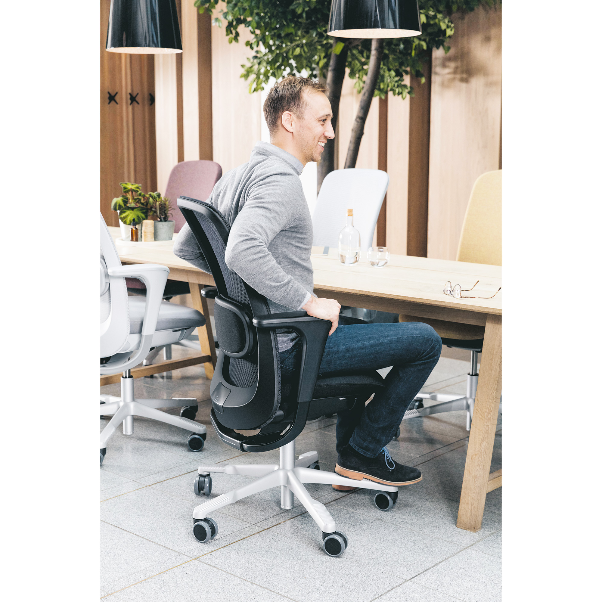 HAG SoFi Mesh 7500 Black Edition mit Armlehnen ohne SlideBack