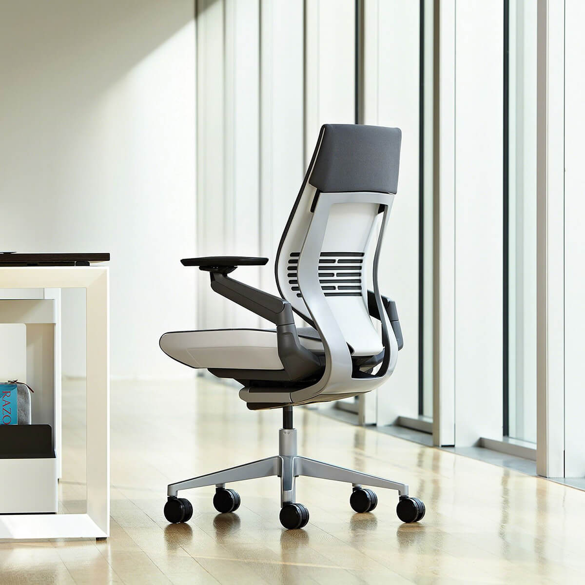 Steelcase GESTURE Bürodrehstuhl mit Stofftop