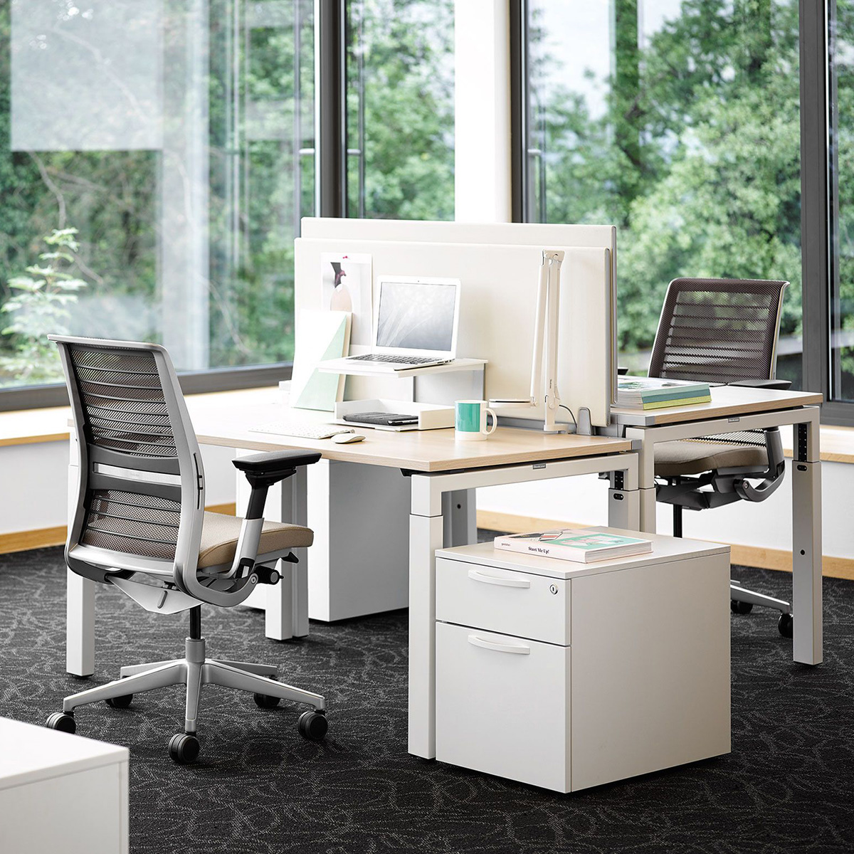 Steelcase THINK ergonomischer Arbeitsstuhl, Rücken und Sitz gepolstert