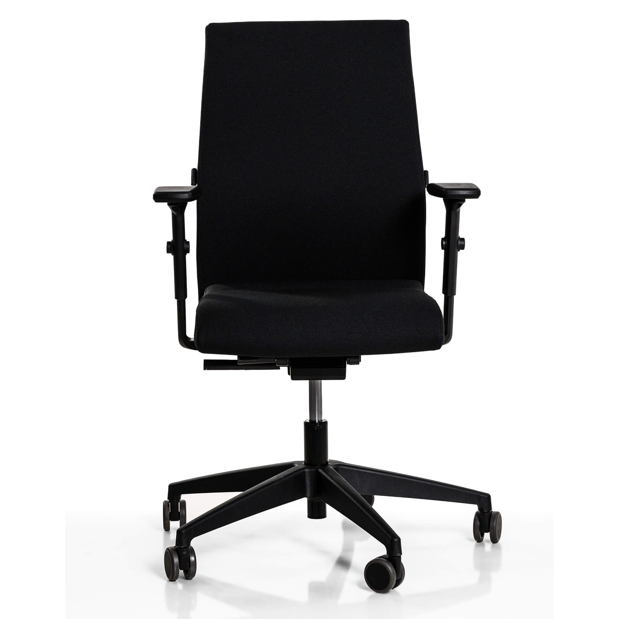 Interstuhl 139RS Bürostuhl, Black Edition mit Lordosenstütze und Sitzneigeverstellung