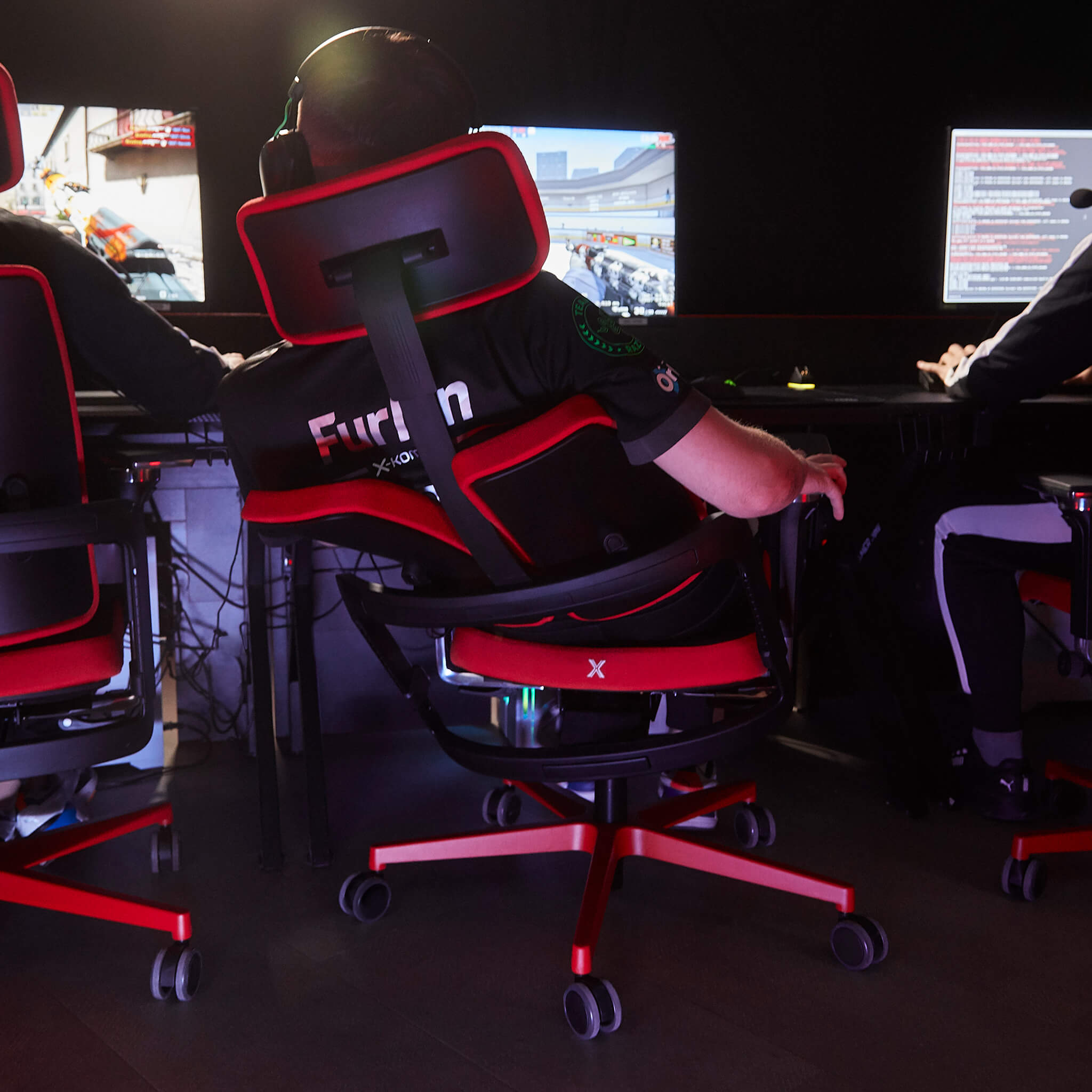 Nowy Styl Xilium-G Gaming Chair blue mit zweigeteilter Rückenlehne und X-Move-Technologie
